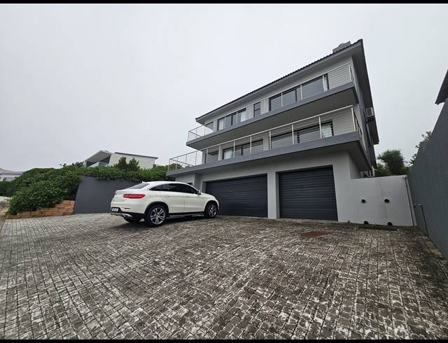 4 BEDROOM HOUSE FOR SALE IN MOSSEL BAY CENTRAL